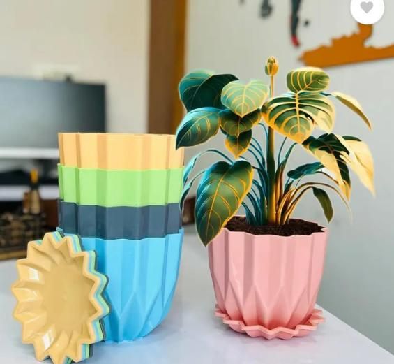 Cammy Plastic Star Flowerpots with Tray Multicolor Set of 5 Piece