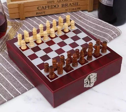 Wine Gift Box with Chess Set