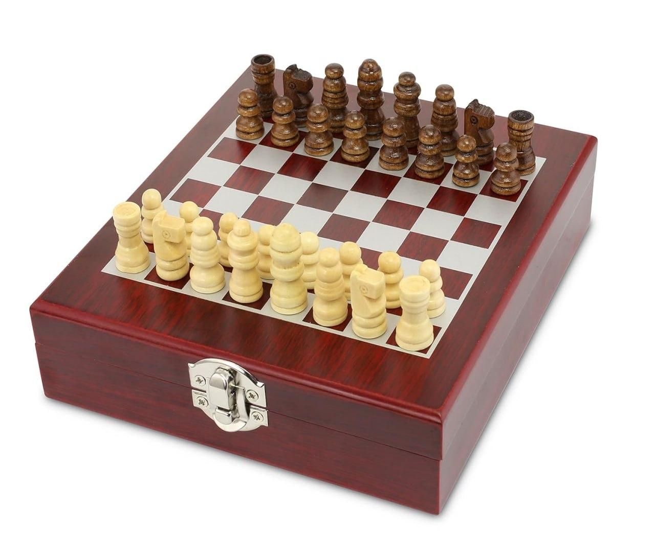 Wine Gift Box with Chess Set